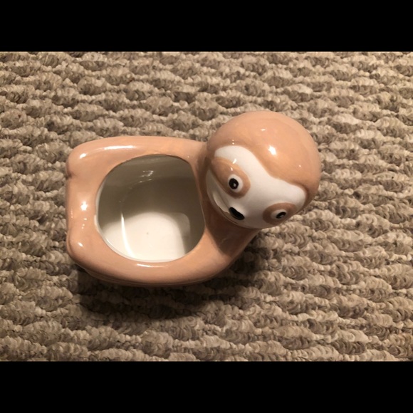 Lovable sloth Planter - Picture 2 of 4